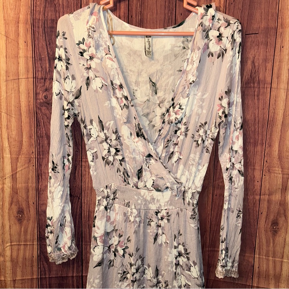 Daydreamer White and Gray Asymmetrical Ruffled Wrap Dress - Picture 2 of 8